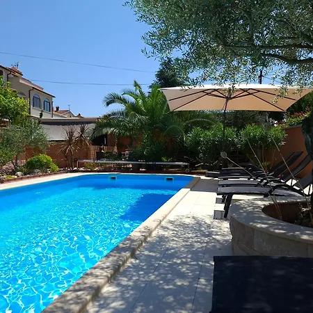 Family Oros Medulin, With A Pool, Ggl *
